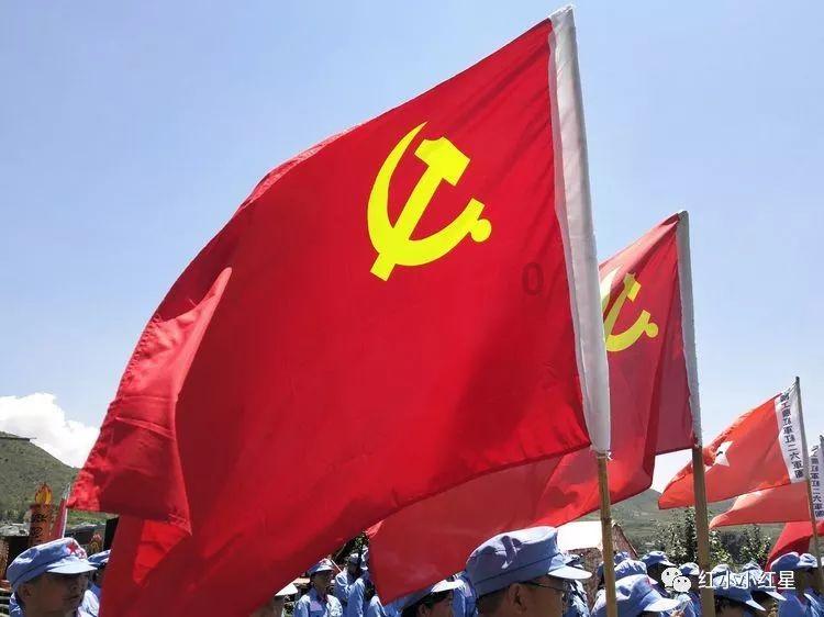 探索世界奥秘,尽在紫色无袖背心搭配白色牛仔短裤,既清爽又性感的穿搭你会喜欢吗?蜗牛问答平台